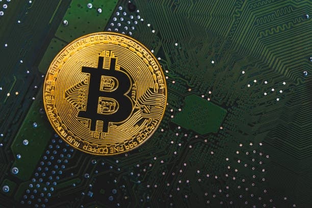 Bitcoin vs. Traditional Currency: What’s the Difference?